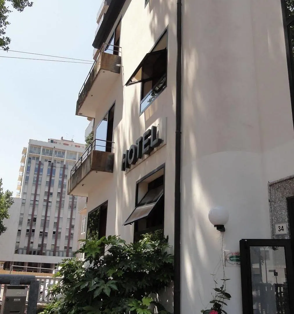 Hotel Adria ميستر 3*,