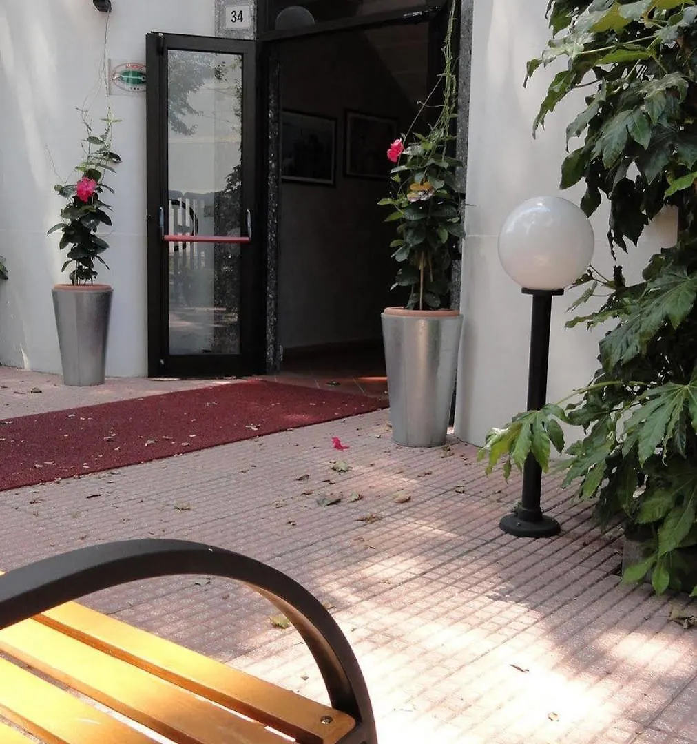 Hotel Adria ميستر